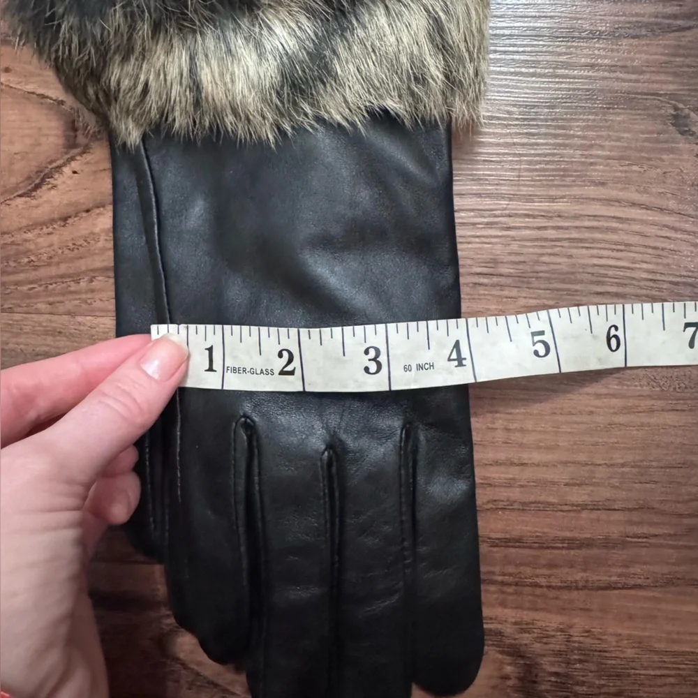 Alexandra Bartlett Black Leather Gloves with Rabbit Fur Trim